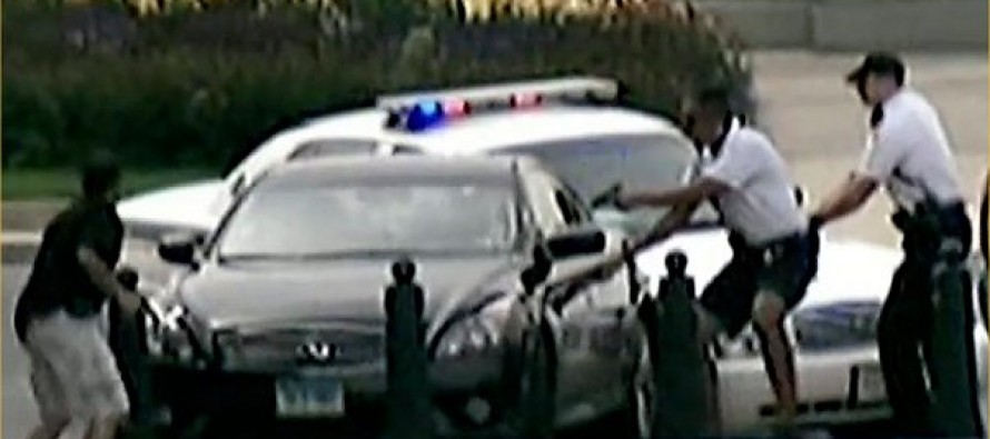 Woman Shot and Killed by Capitol Police as she tried to Ram Security Barriers near the White House